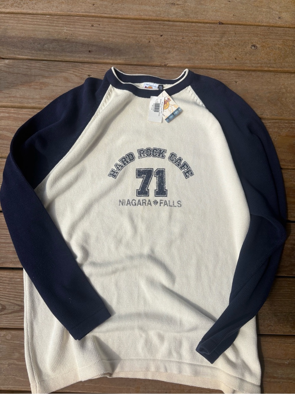 Hard Rock Cafe Navy and Cream Crewneck Sweater with '71 Niagara Falls